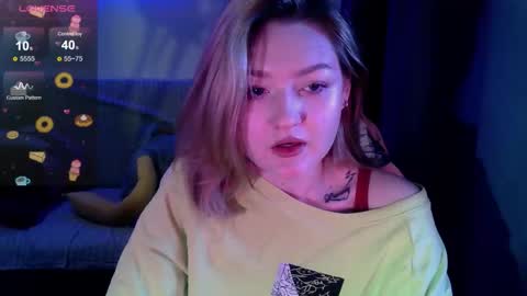 cutepie33 online show from October 28, 2025, 6:39 am