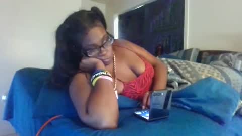 Snapshot of cuteshotkiki chatting on October 23, 2025, 1:43 pm mary mack online show from October 23, 2025, 1:43 pm