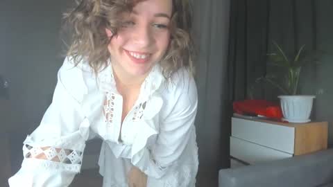Snapshot of cutesmile_sharon chatting on December 19, 2024, 1:39 am cutesmile sharon online show from December 19, 2024, 1:39 am