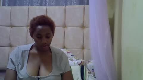 cutestebony1 online show from May 25, 2026, 8:59 pm