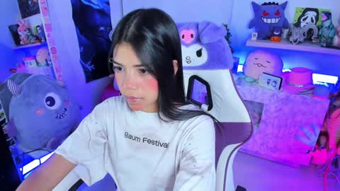  - independent model online show from December 4, 2024, 4:21 am