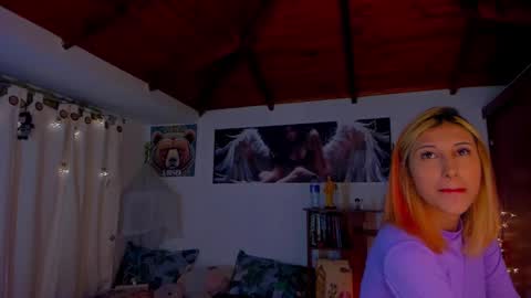 Snapshot of cuteweed420 chatting on February 16, 2025, 4:20 am cuteweed420 online show from February 16, 2025, 4:20 am
