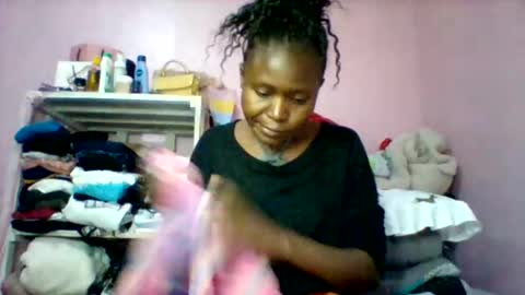Snapshot of cutezola chatting on September 14, 2025, 4:06 pm cutezola online show from September 14, 2025, 4:06 pm