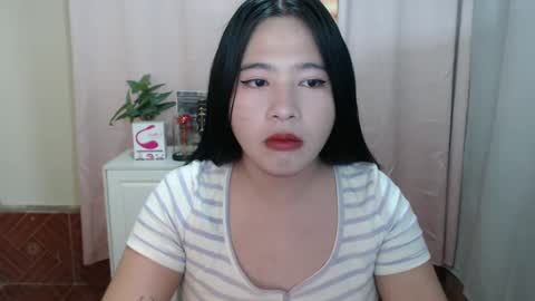 cutie_asianwoman online show from December 18, 2024, 6:35 pm