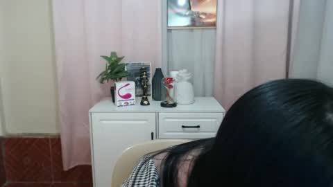 cutie_asianwoman online show from December 29, 2024, 2:49 am