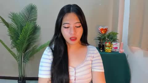 cutie_asianwoman online show from September 12, 2025, 5:40 am