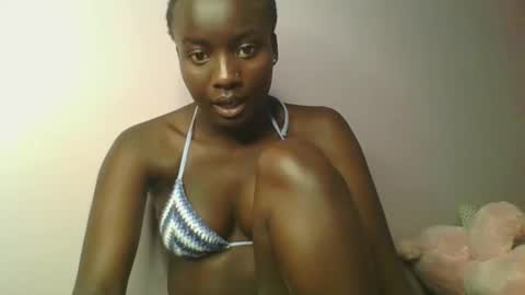 cutie_choco online show from September 25, 2025, 2:10 pm