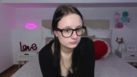 Mila online show from March 12, 2026, 1:39 pm