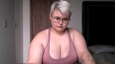 Sophie  Lilith online show from November 11, 2025, 6:13 am