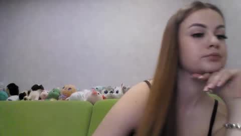 Snapshot of cutie_klo_ chatting on May 10, 2026, 1:11 am Chloe online show from May 10, 2026, 1:11 am