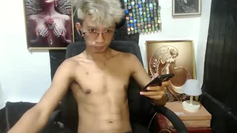 Snapshot of cutie_mico chatting on February 20, 2025, 10:59 am cutie_mico online show from February 20, 2025, 10:59 am