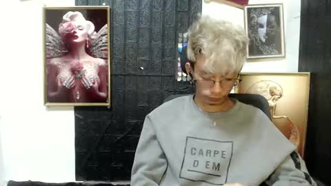 Snapshot of cutie_mico chatting on March 4, 2025, 9:51 am cutie_mico online show from March 4, 2025, 9:51 am