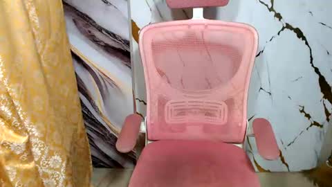 cutie_mico online show from July 17, 2026, 4:01 pm
