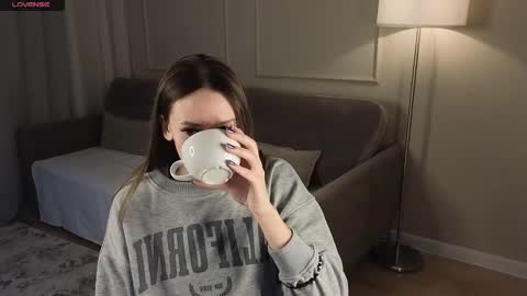 Kate online show from October 15, 2025, 8:36 am