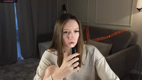 Kate online show from November 3, 2025, 8:15 am