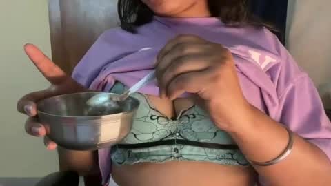 Snapshot of cutie_ruhi chatting on June 13, 2026, 4:27 pm Ruhii online show from June 13, 2026, 4:27 pm