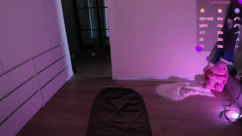 Snapshot of cutie_sensei chatting on April 4, 2026, 9:51 am Kira online show from April 4, 2026, 9:51 am