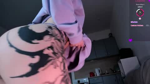 Snapshot of cutie_sensei chatting on April 16, 2026, 6:36 am Kira online show from April 16, 2026, 6:36 am