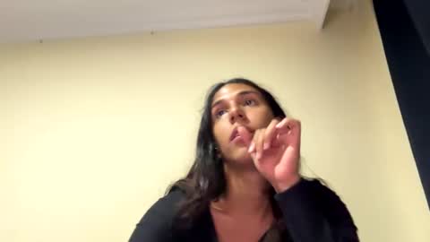 Violette 3 online show from January 3, 2025, 9:47 am