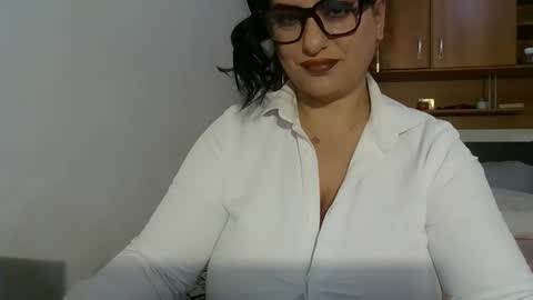 Ami online show from November 9, 2025, 9:02 pm