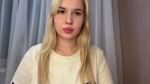 Chloe online show from April 20, 2026, 5:16 pm