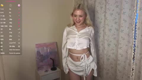 Snapshot of cutiee_lady chatting on March 27, 2026, 3:34 pm MILA online show from March 27, 2026, 3:34 pm