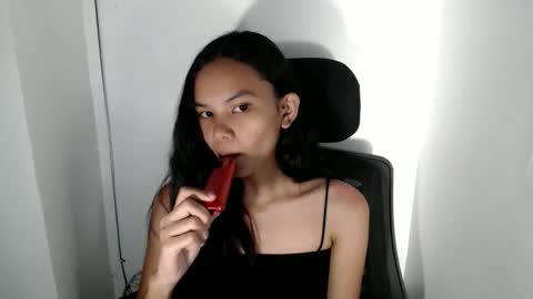 Snapshot of cutiee_lily2 chatting on May 24, 2026, 1:21 am cutiee_lily2 online show from May 24, 2026, 1:21 am