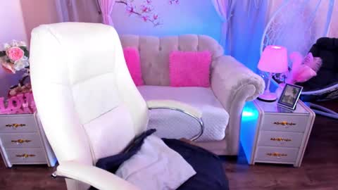 Snapshot of cutieeeandlove chatting on March 4, 2025, 1:59 pm Alice online show from March 4, 2025, 1:59 pm