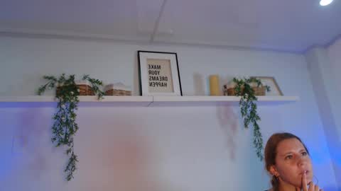 Laura online show from February 12, 2026, 11:27 am