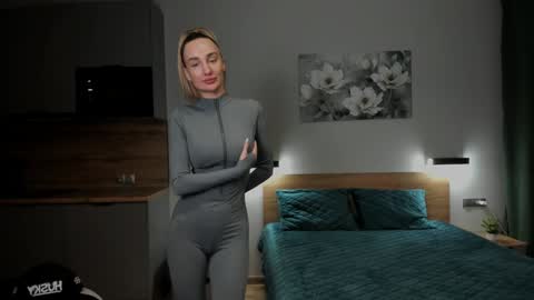 CuttieChloe online show from December 11, 2024, 10:16 pm