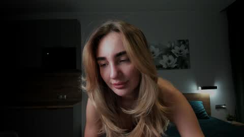 CuttieChloe online show from December 24, 2024, 8:16 pm