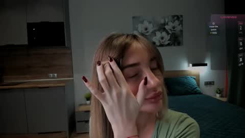 CuttieChloe online show from March 5, 2025, 6:45 pm