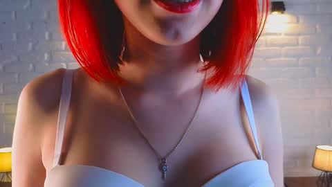 Kate online show from December 4, 2024, 3:21 pm