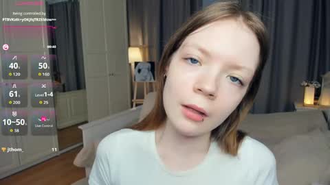 Snapshot of cuty_petite chatting on April 16, 2026, 5:52 am Anne online show from April 16, 2026, 5:52 am