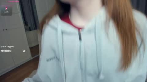 Snapshot of cuty_petite chatting on April 19, 2026, 5:51 am Anne online show from April 19, 2026, 5:51 am