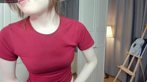 Snapshot of cuty_petite chatting on April 24, 2026, 6:05 am Anne online show from April 24, 2026, 6:05 am