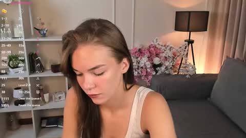 Cwen online show from September 14, 2025, 7:13 pm