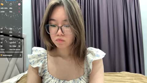 Akemi online show from October 14, 2025, 8:26 am