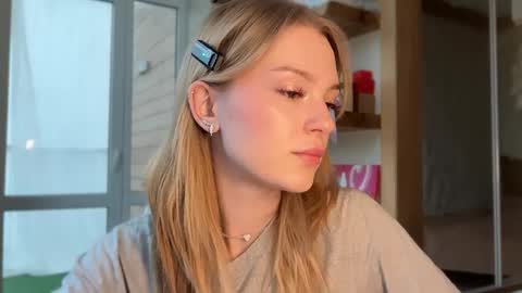 Im Emi streaming with my friend Reyna today online show from May 16, 2026, 2:27 pm
