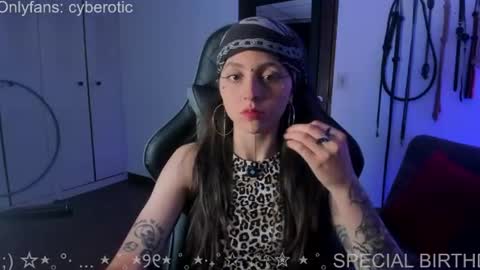 Sophia - Independent model online show from July 1, 2026, 1:29 am