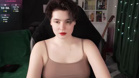 Helen Blossom online show from February 19, 2025, 8:10 pm