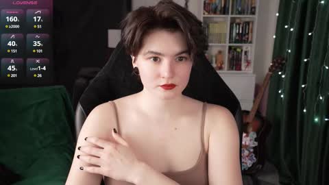 Helen Blossom online show from March 2, 2025, 8:40 pm