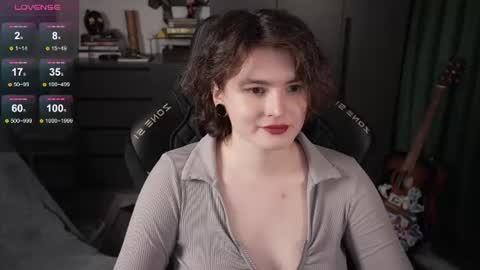 Helen Blossom online show from June 18, 2026, 1:48 pm