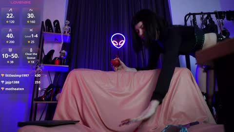 Lily Goddess online show from December 5, 2024, 7:16 am