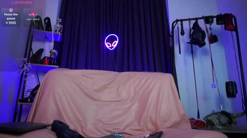 Lily Goddess online show from December 7, 2024, 9:06 am