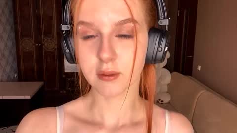 Mia online show from September 11, 2025, 11:32 am