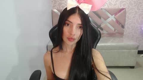 Snapshot of cynthia_ch chatting on October 19, 2025, 3:18 am CINTIA ARAUJO online show from October 19, 2025, 3:18 am