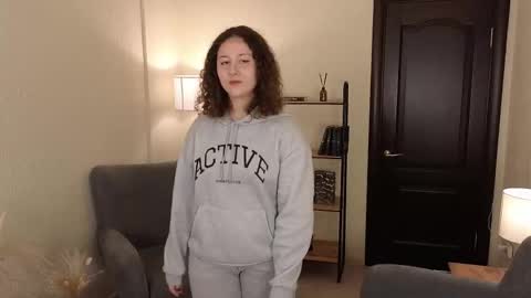 Lola online show from October 12, 2025, 8:57 am