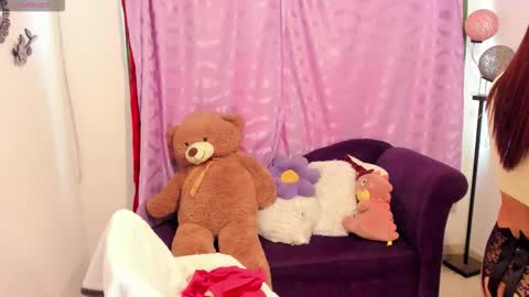 Snapshot of cynthiawatson_ chatting on October 22, 2025, 1:44 pm Cynthia online show from October 22, 2025, 1:44 pm