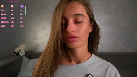 Isabella online show from May 9, 2026, 1:33 am
